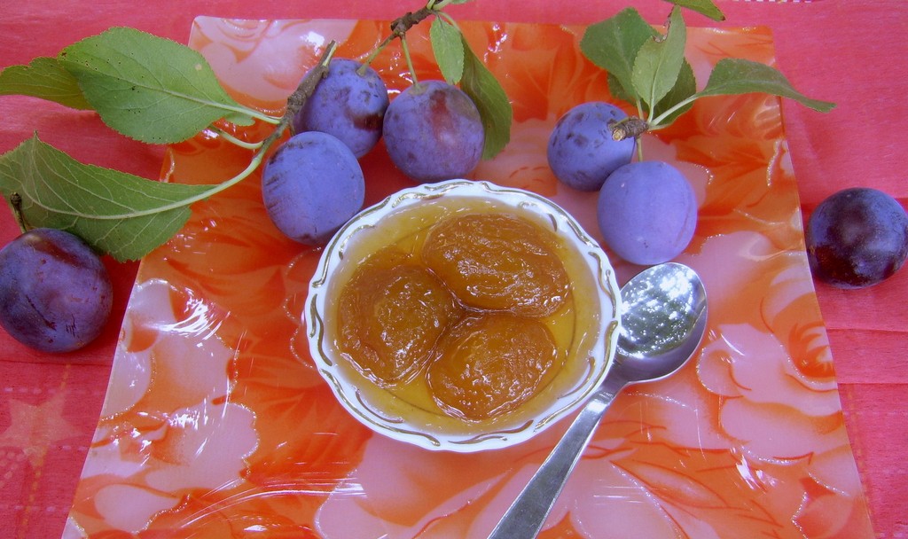 Dulceata de prune decojite