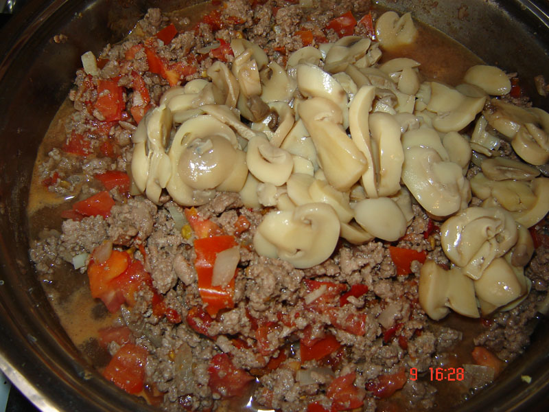 Carne tocata in cuib de mamaliga