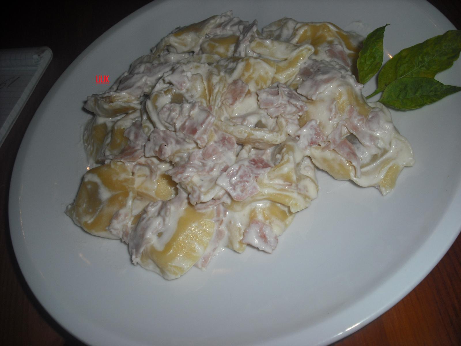 Tortellini panna e prosciutto..