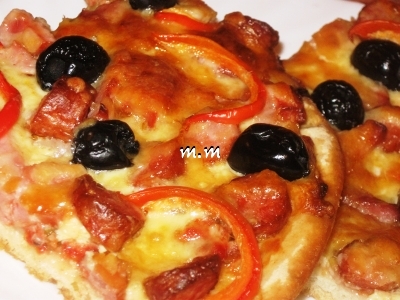 Pizza cu blat crocant