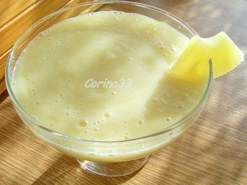 Smoothie cu ananas