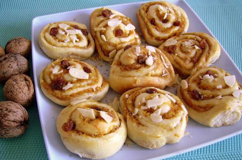 Pumpkin rolls