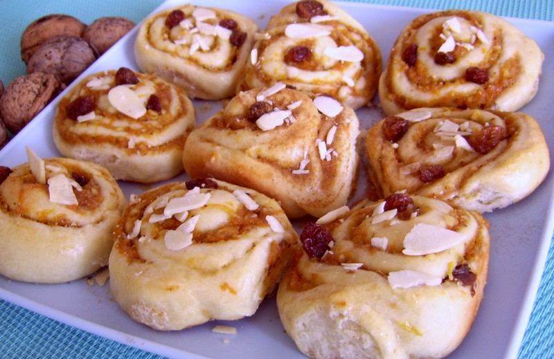 Pumpkin rolls