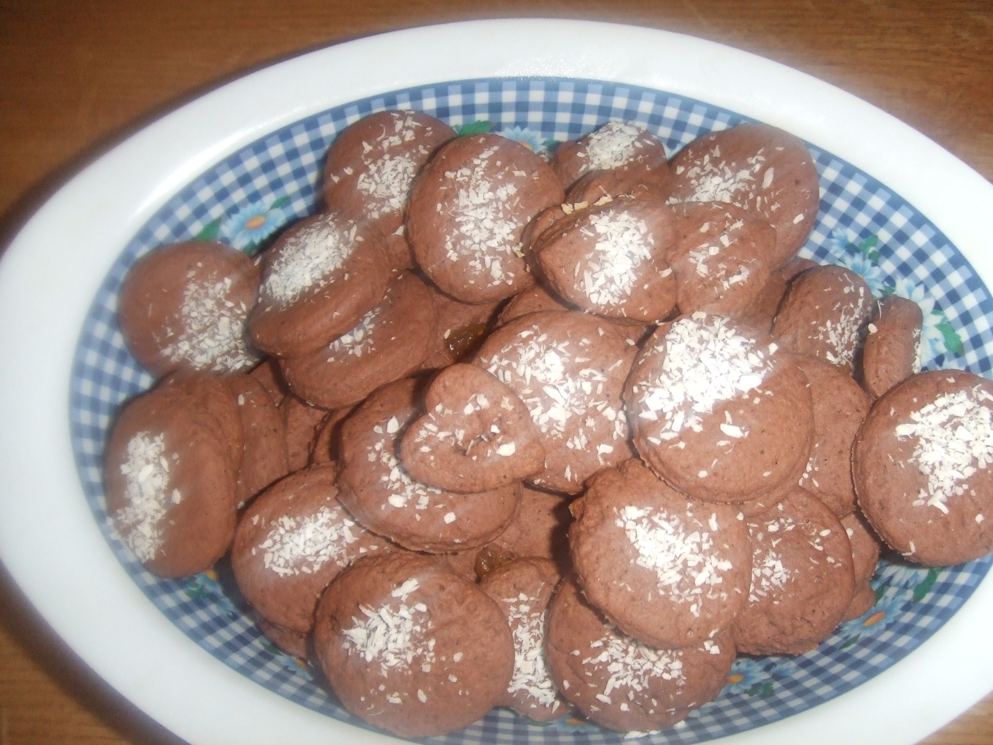 Biscuiti cu cacao, cafea si scortisoara