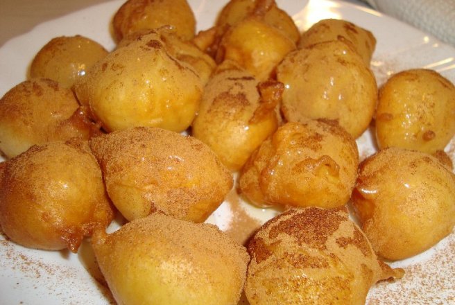 Loukoumades (gogoşi cu miere)