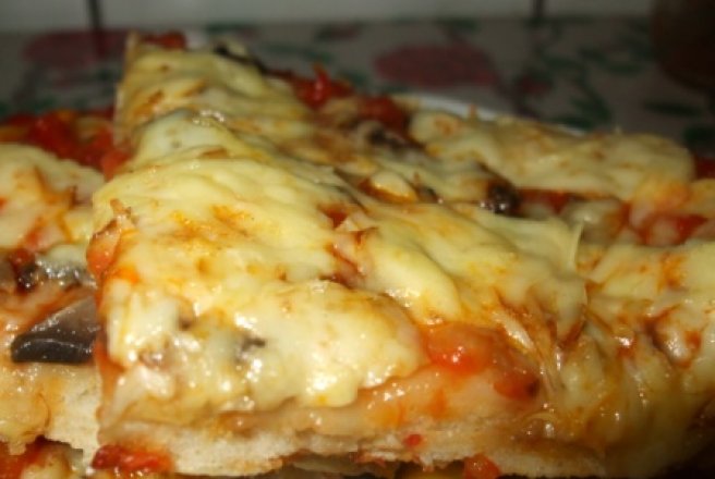 Pizza cu ciuperci