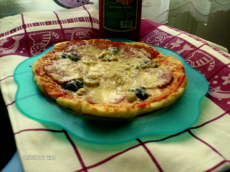 Pizza la tigaie ( in 8 minute!!!!)