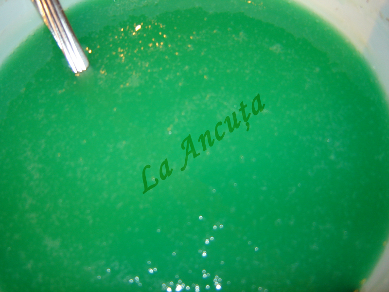 Tort cu mousse de menta