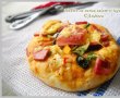 Pizette cu sunca,salam si legume-7