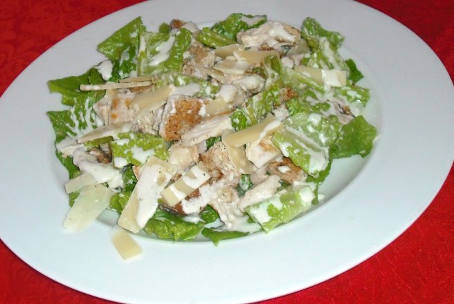 Salata Caesar(este una din variantele aparute,nu originalul:)