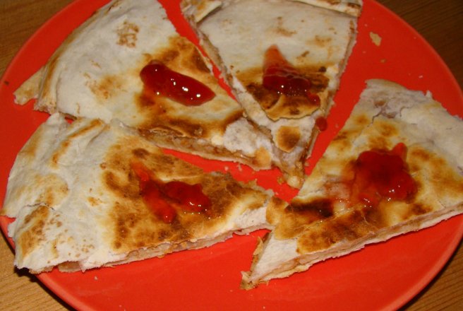 Quesadilla cu unt de arahide