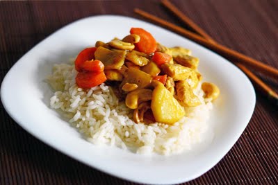 Pui cu curry si caju