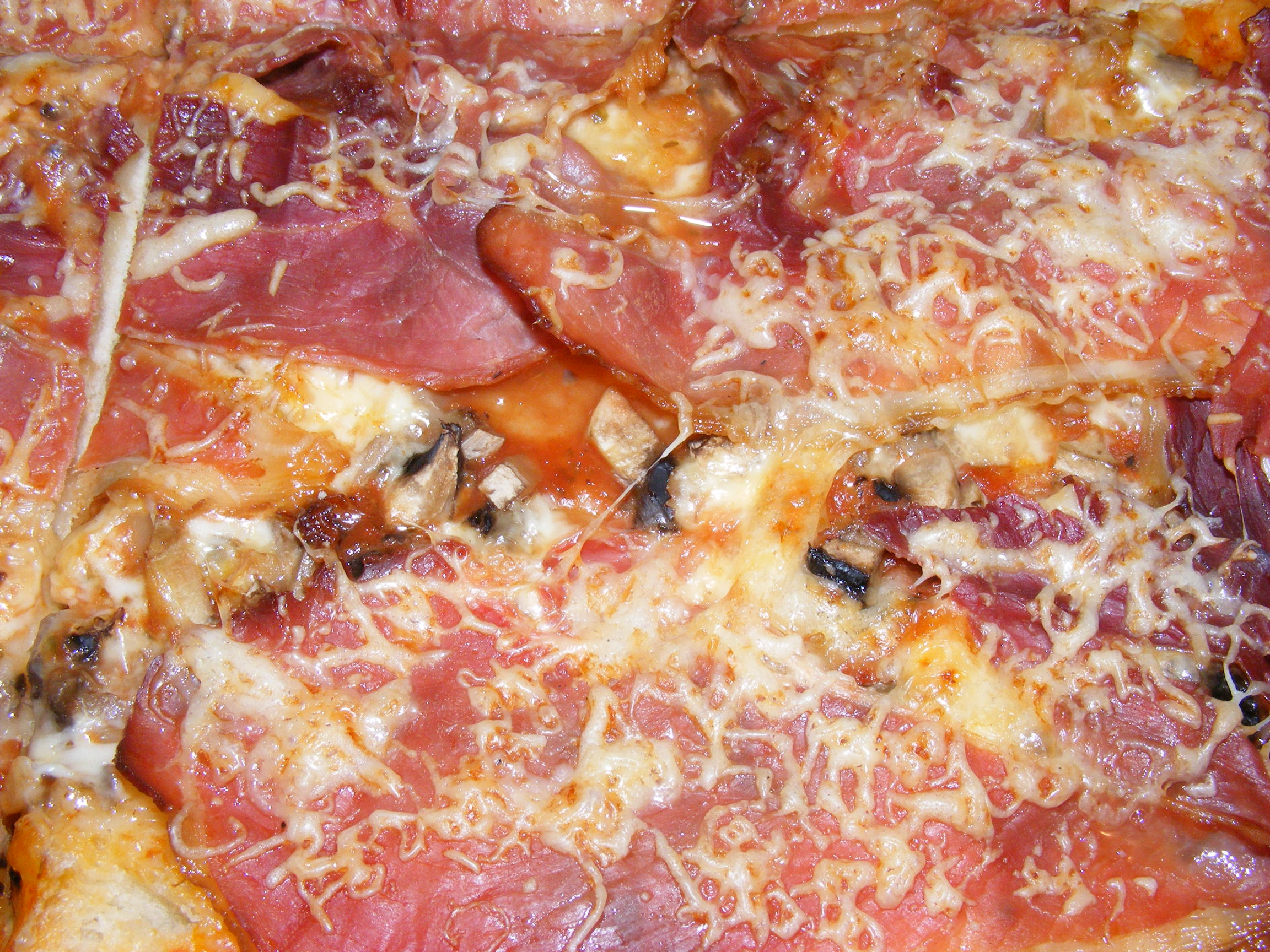 Pizza cu prosciutto crudo