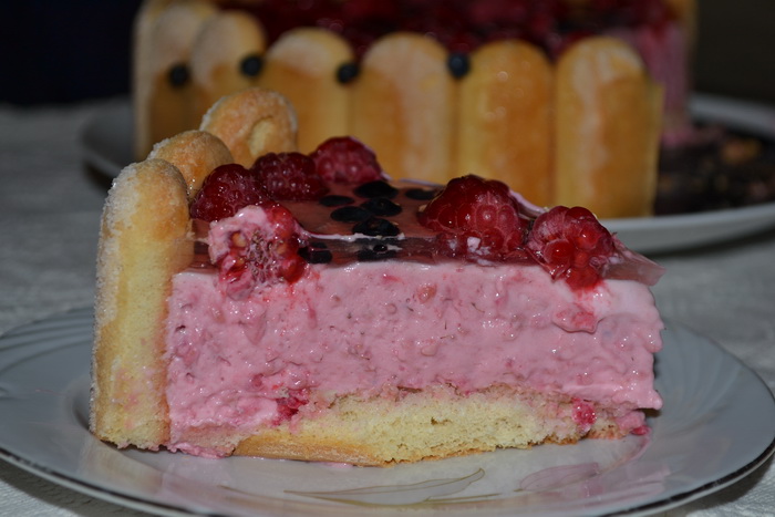 Tort de zmeura si mascarpone