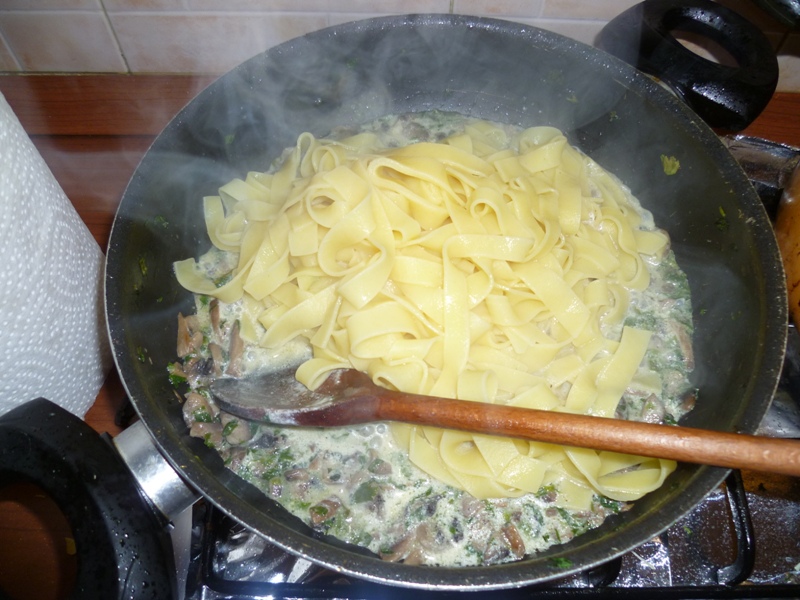 Tagliatelle cu ciuperci