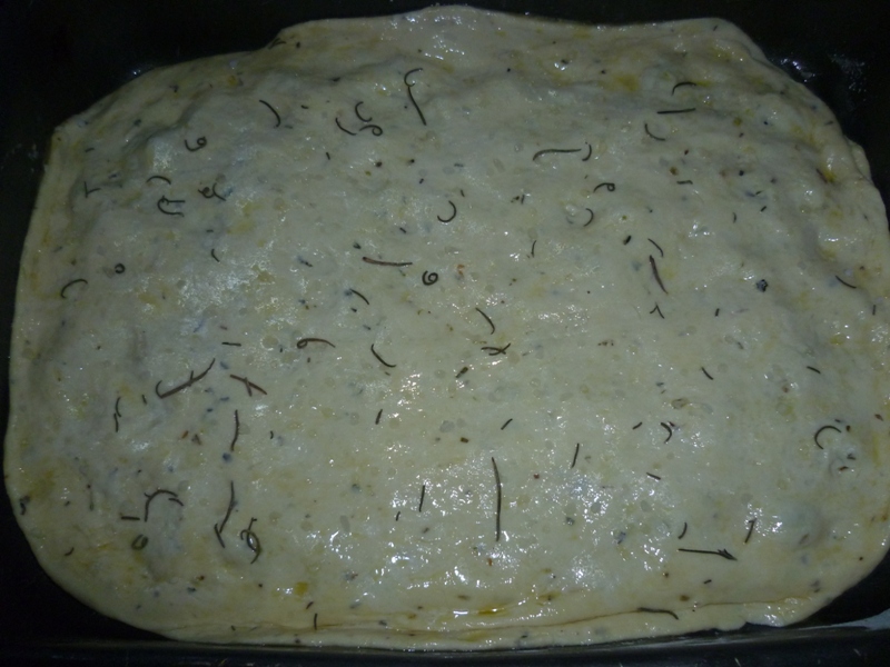 Focaccia umpluta cu ceapa si masline