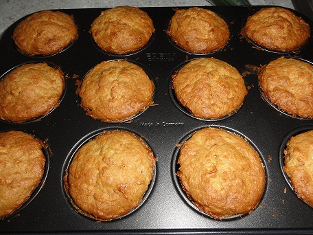 Muffins cu mere si branza de vaci