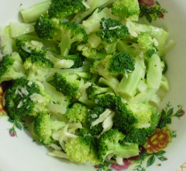 Salata de broccoli