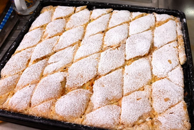 Placinta cu branza si stafide