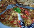 Omletă cu ardei, ceapă şi brânză de capră-1