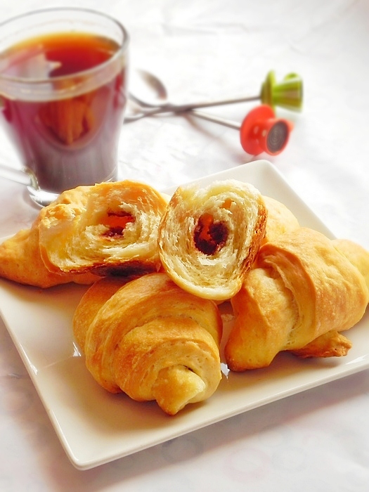 Cornuri cu ciocolata - Croissants