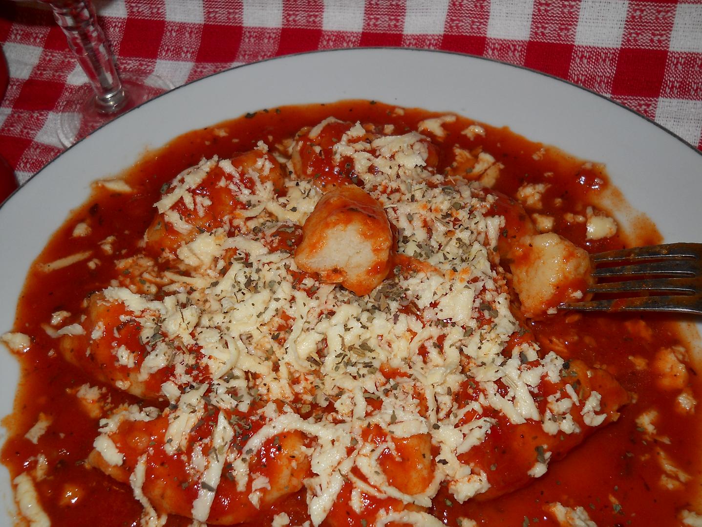 Gnocchi cu sos de rosii