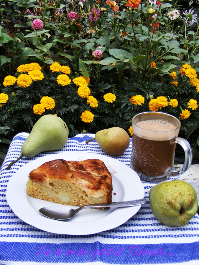 Tarta cu pere si budinca de vanilie