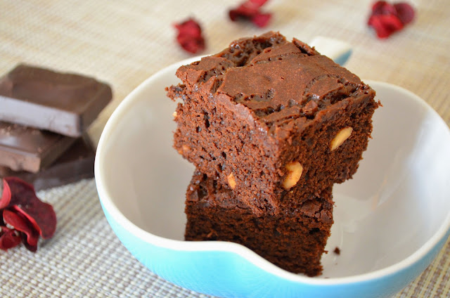 Peanut caramel brownies