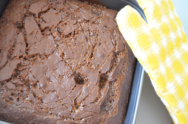 Peanut caramel brownies