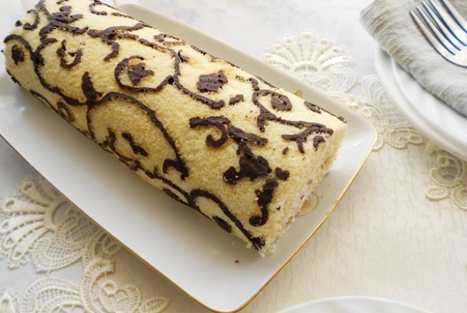 Swiss roll cu mascarpone, rodie si goji 