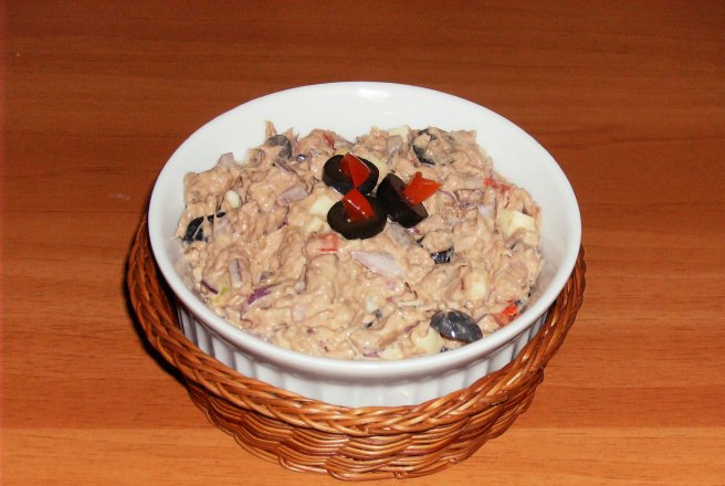 Salata de ton cu cascaval Delaco