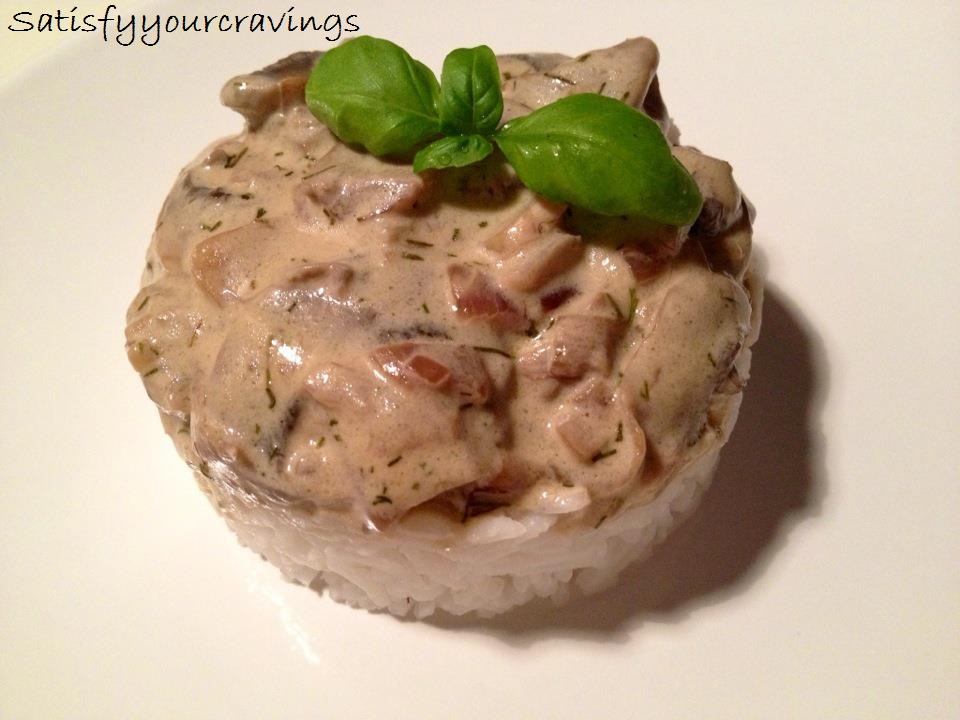 Ciuperci Stroganoff