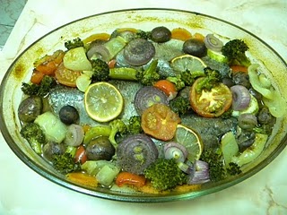 Pastrav proaspat cu legume la cuptor