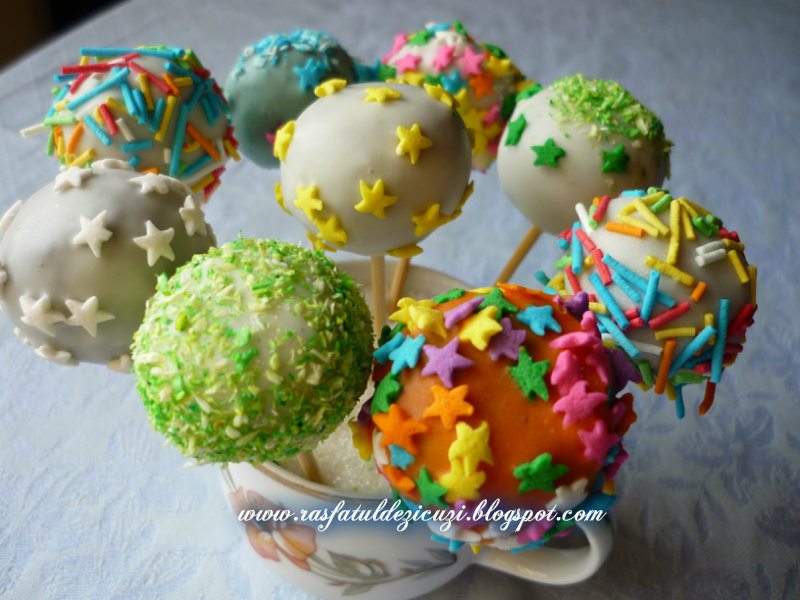 Cake Pops cu biscuiti si ciocolata alba