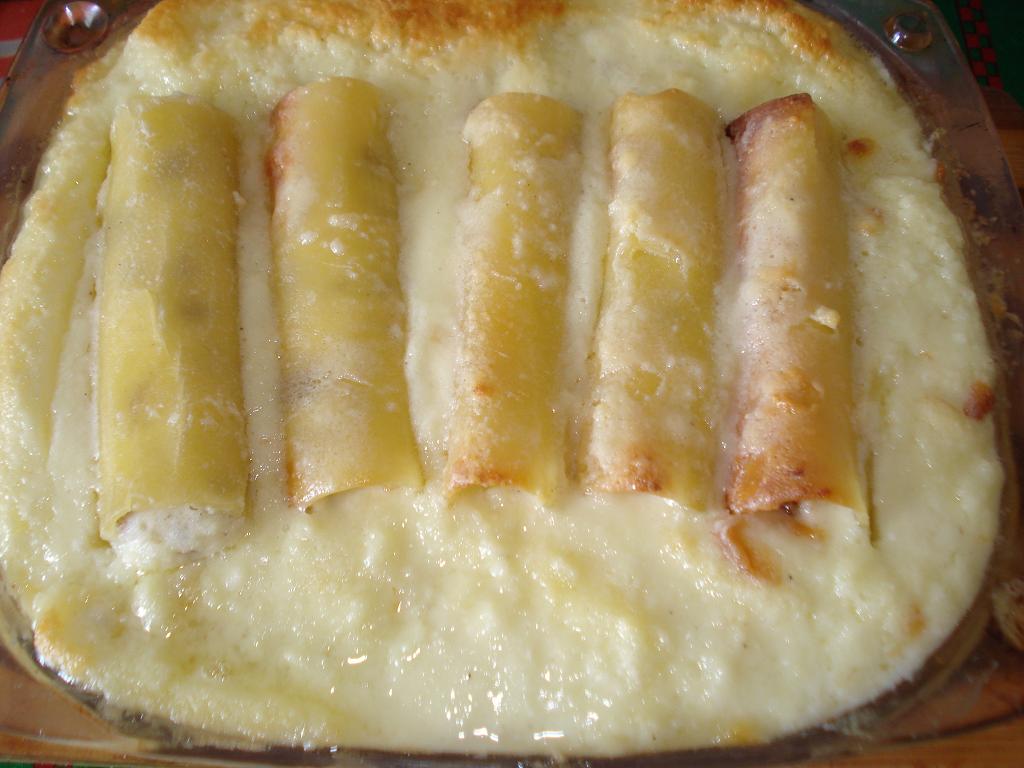 Cannelloni cu branza dulce stafide si smantana