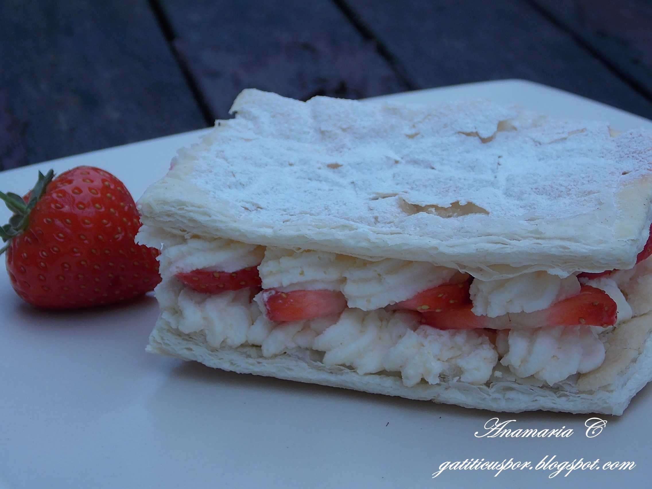 Mille-Feuille Cu Capsune