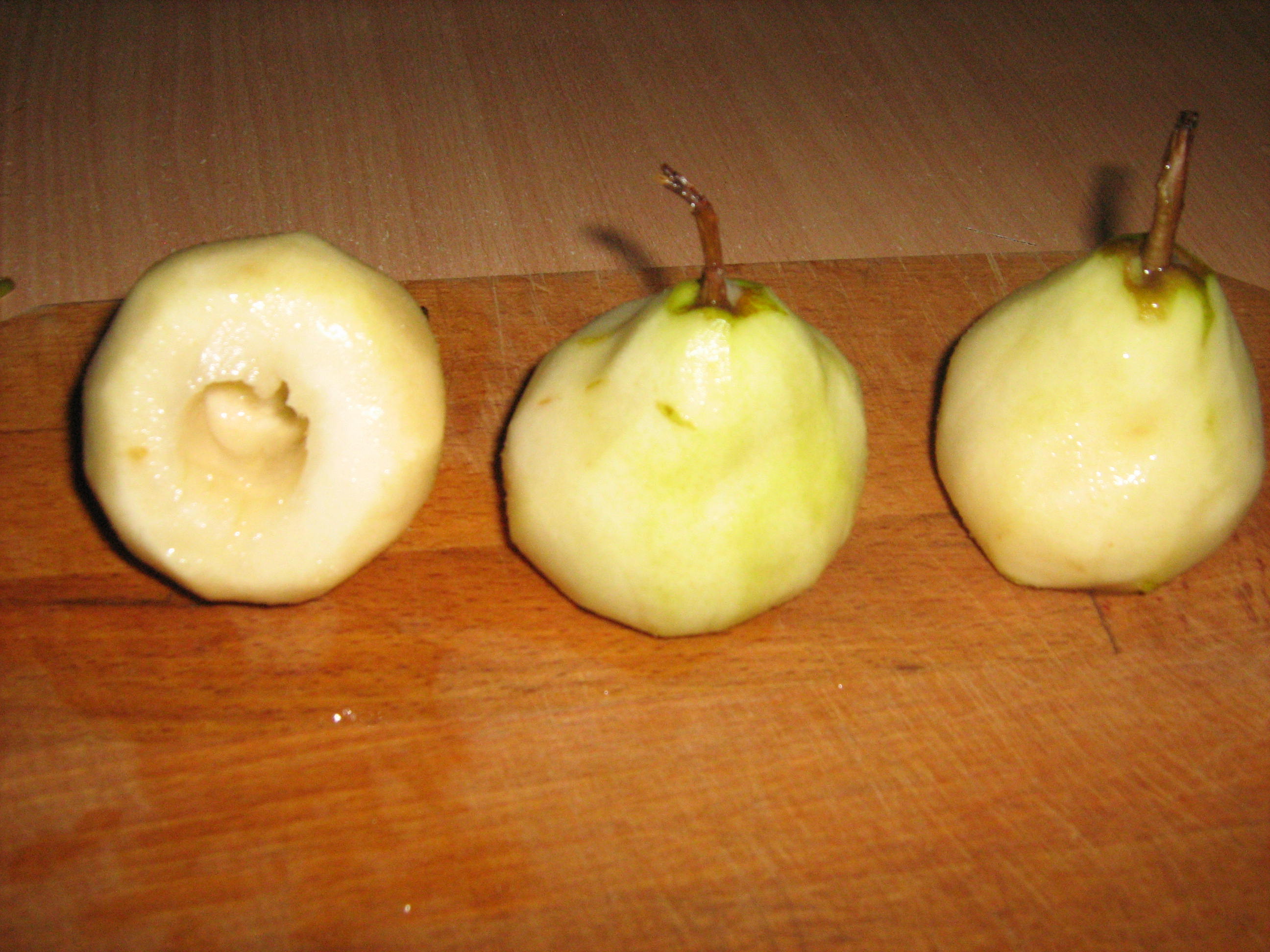 Pere aromate in sirop