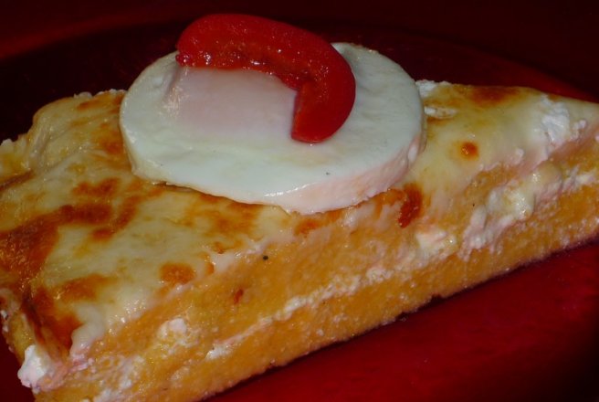 Tarta de mamaliguta cu branza