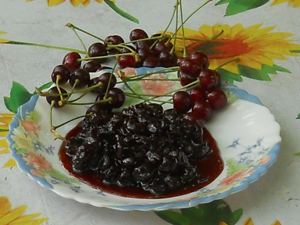 Dulceata de cirese amare