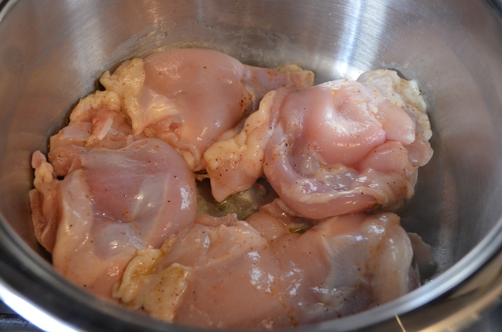 Tocanita dietetica cu pulpe de pui dezosate in vas Zepter