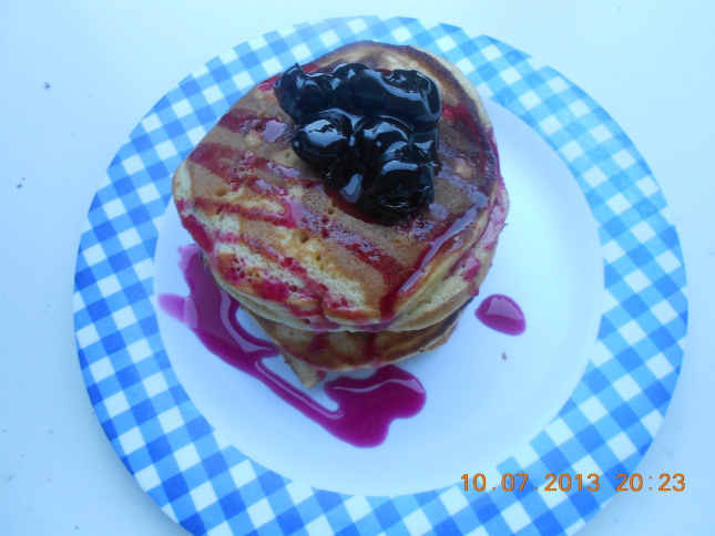 Pancakes cu dulceata de visine