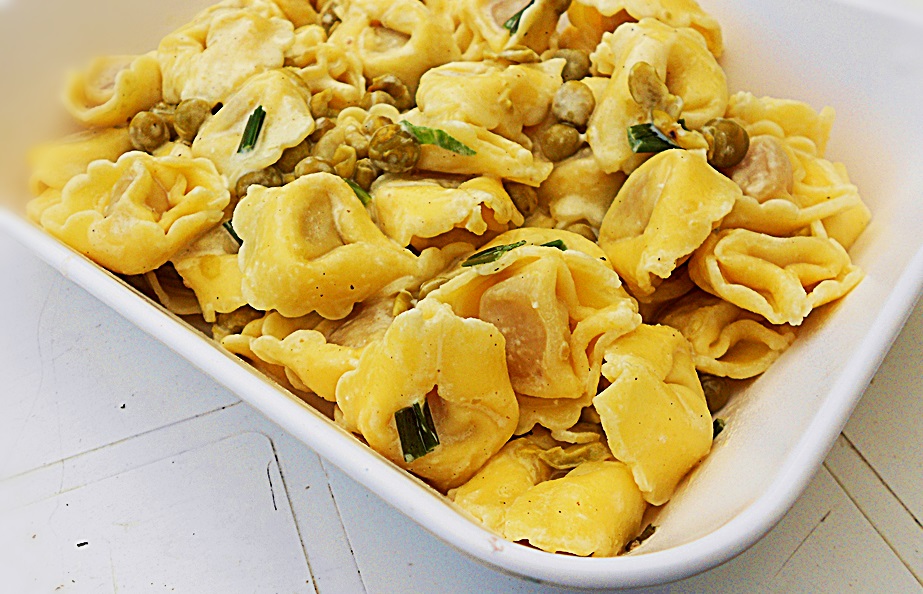 Cappelletti in sos de smantana cu mazare