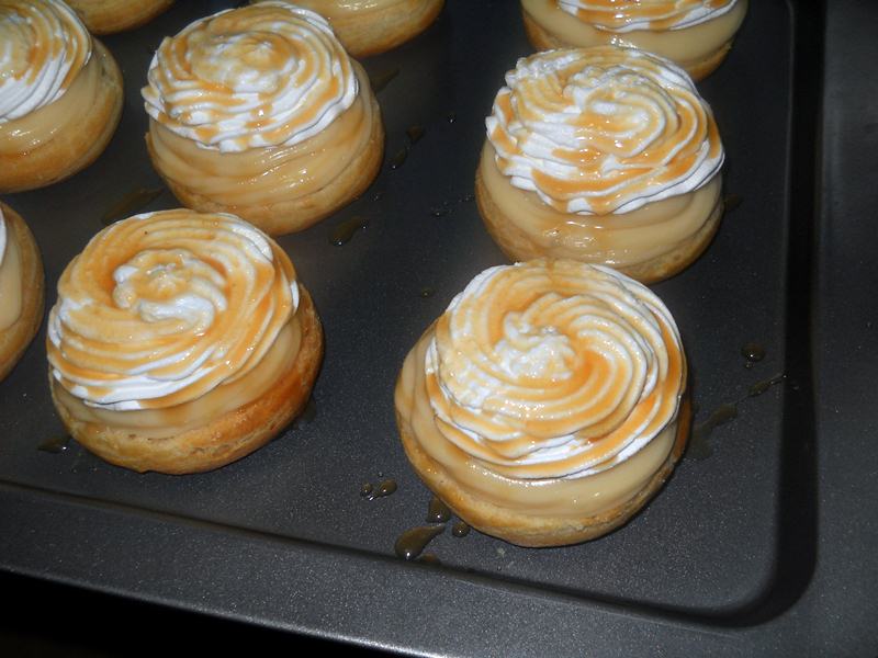 Choux cu ciocolata si caramel