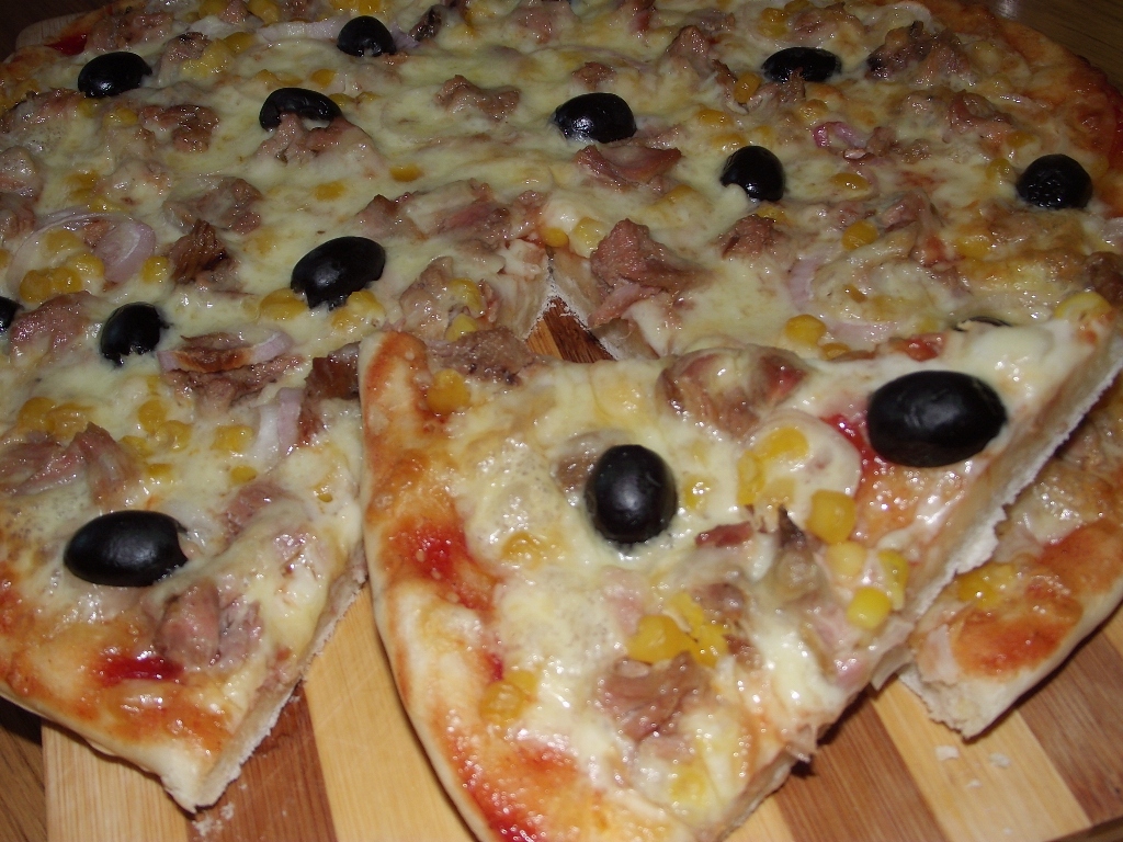 Pizza cu ton