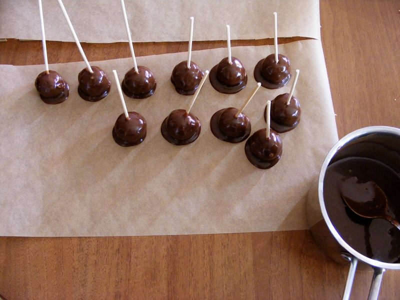 Cake pops cu rom si ciocolata