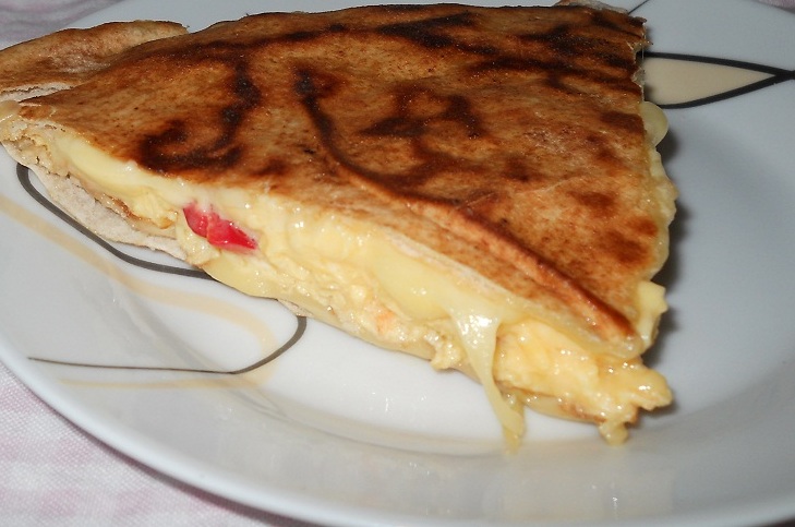 Omleta quesadilla