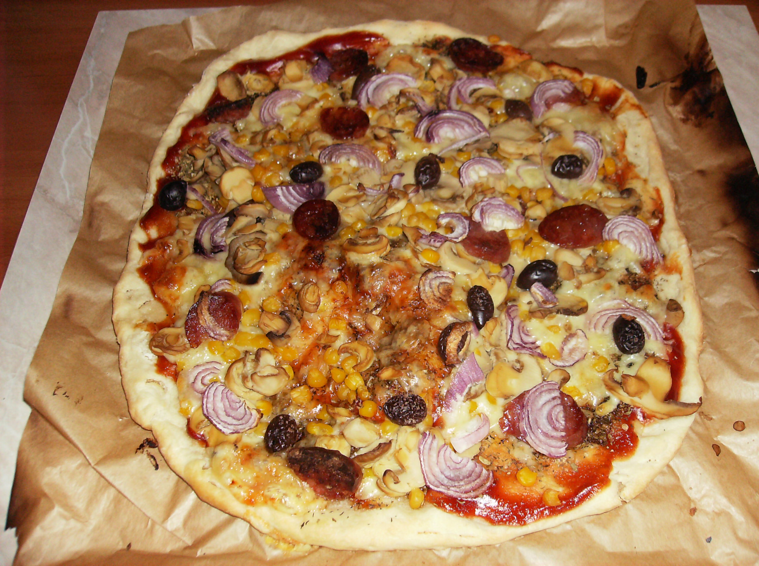 Pizza cu blat crocant