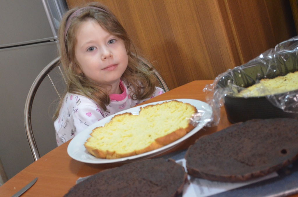 Tort cu mousse de fructe de padure