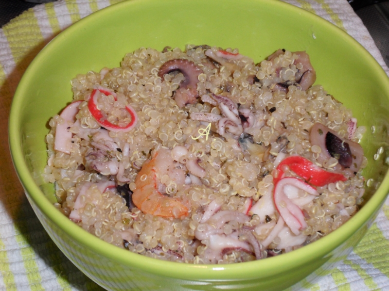 Quinoa cu fructe de mare