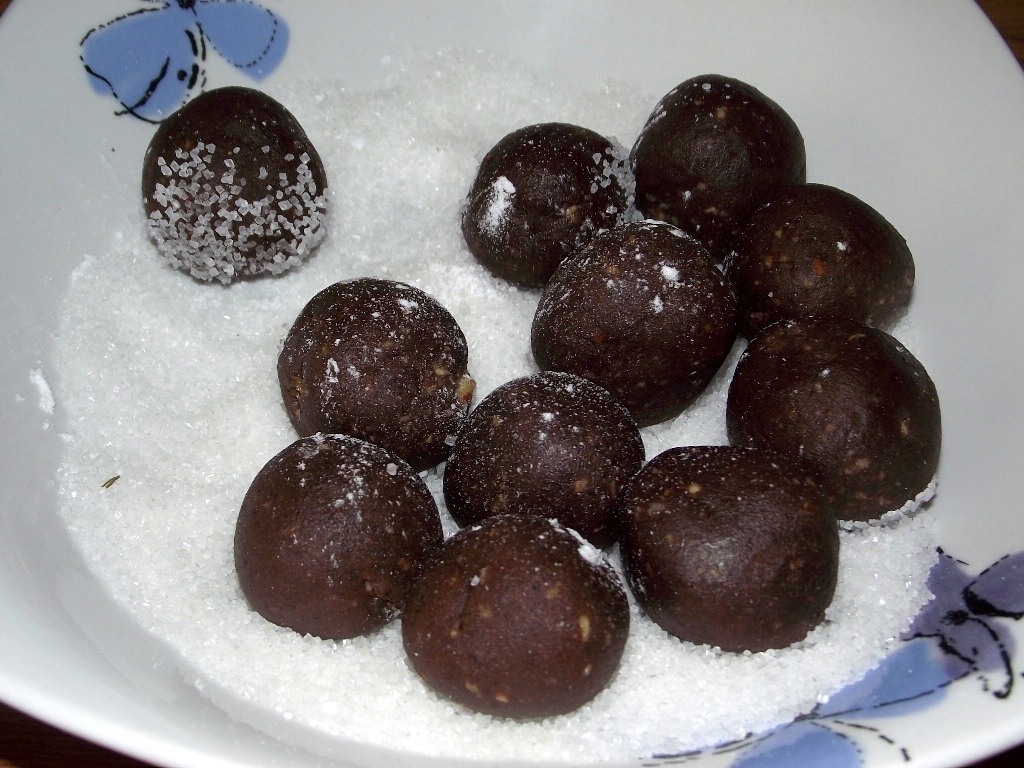 Fursecuri cu ciocolata si nuca (chocolate crinkles)